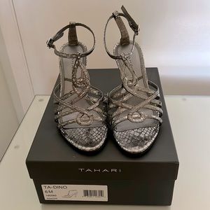 TAHARI TA-Dino Dress Heels (Pewter)